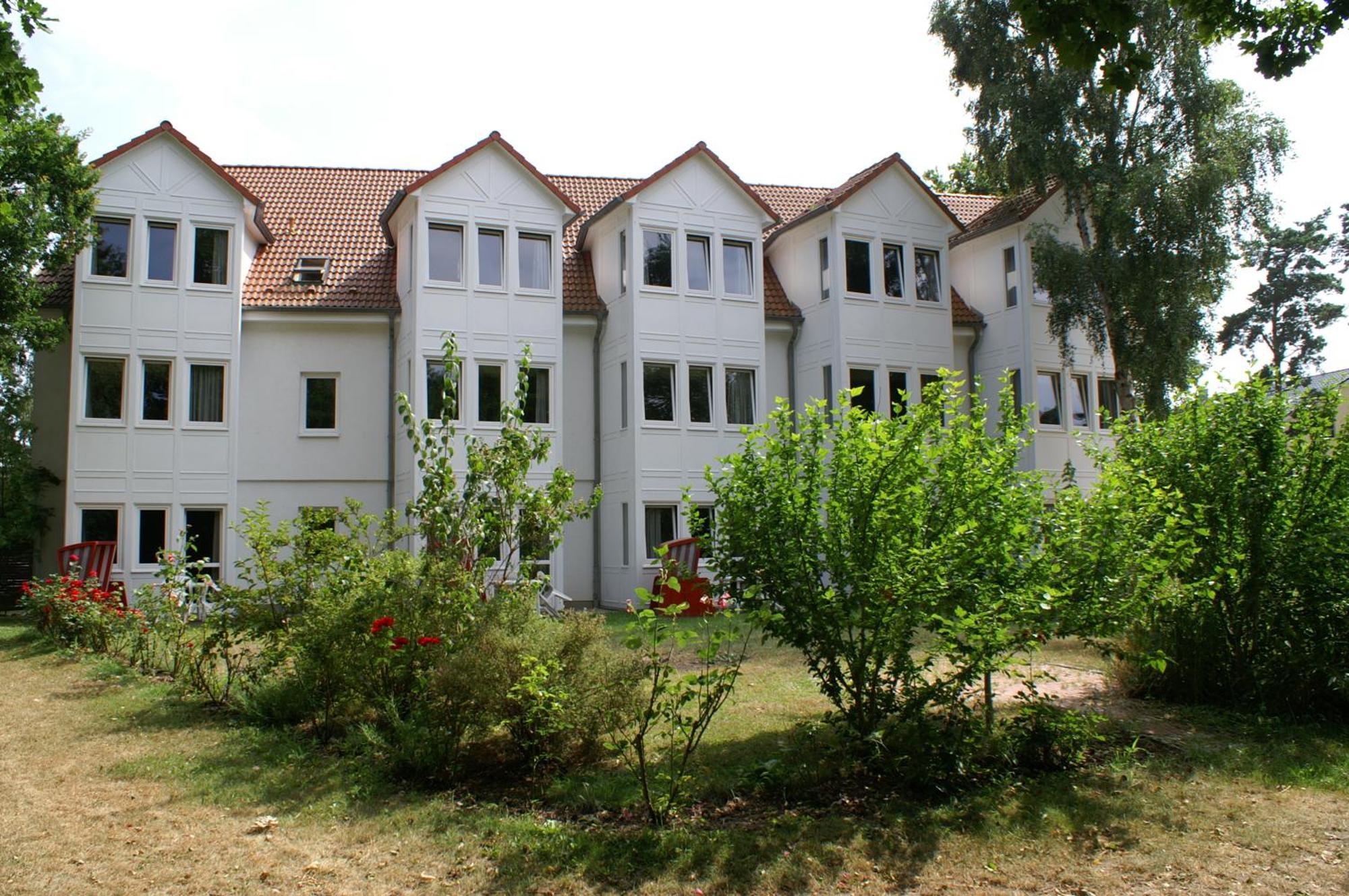 Hotel Strandpavillon Бабе Екстер'єр фото